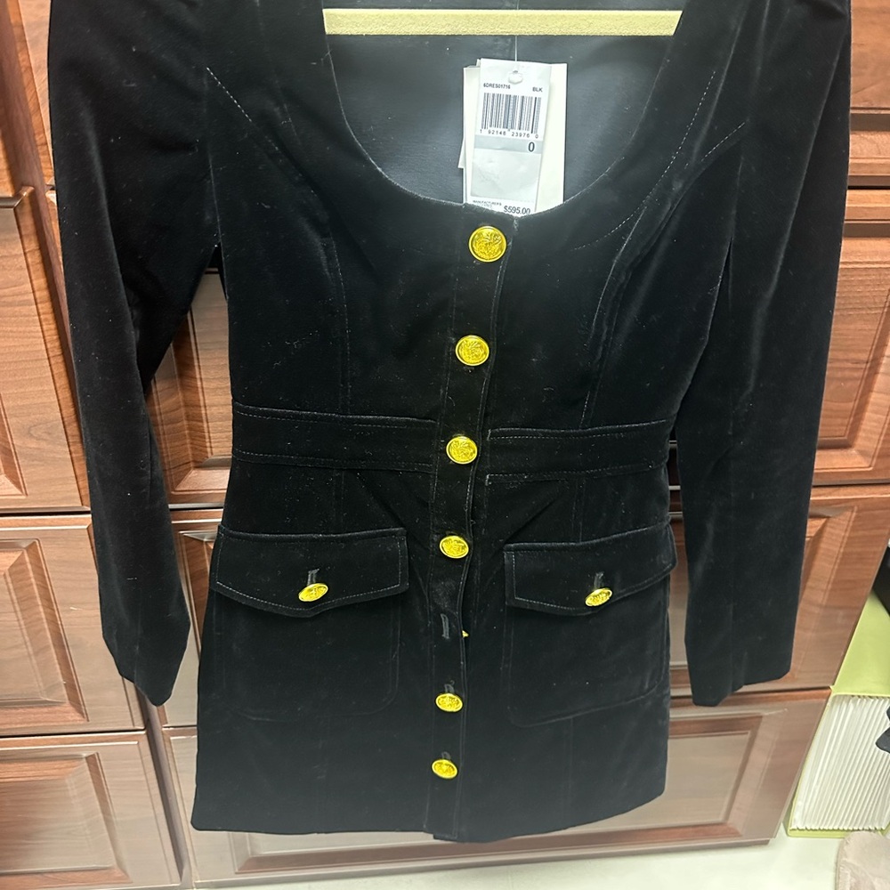 Like New With Tags
ALC Black Velvet Dress
Worn once